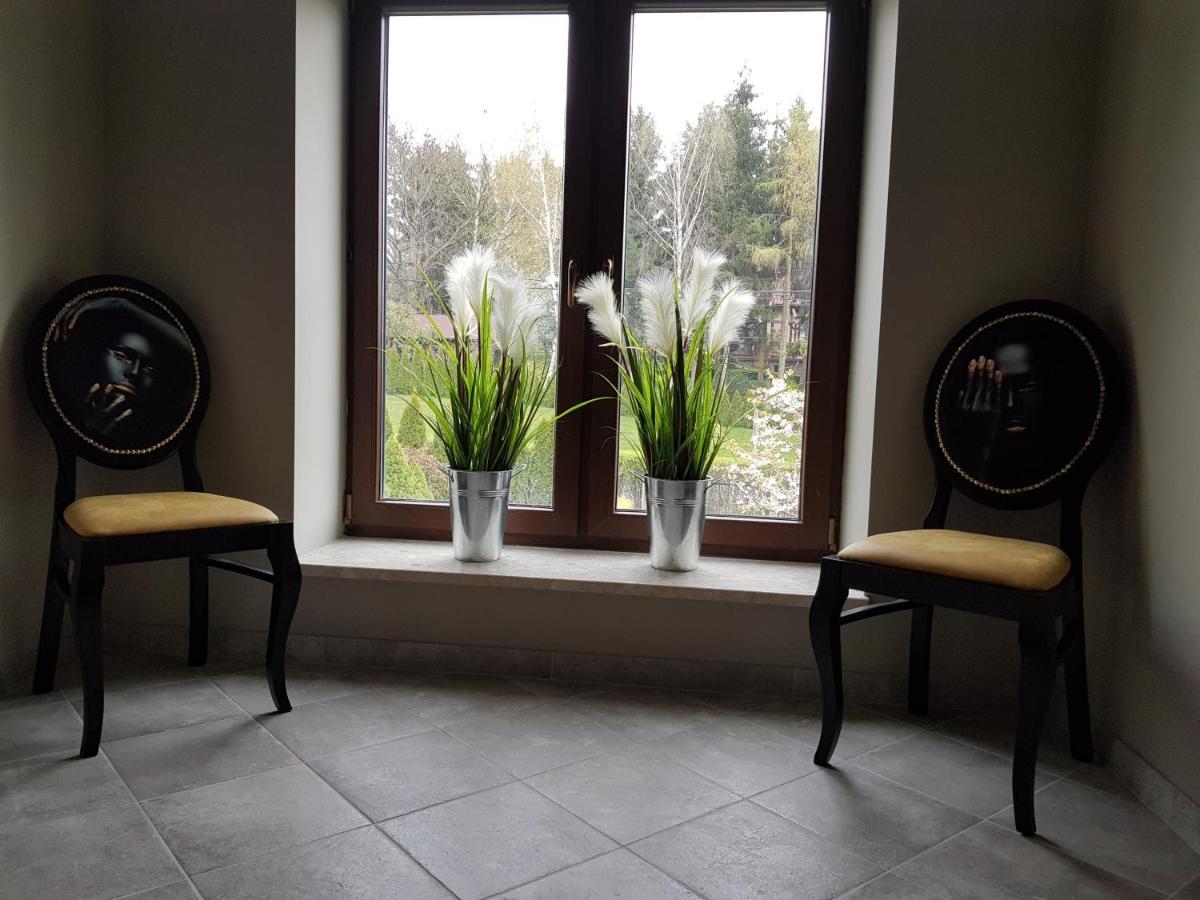 Apartament Na Warszawskiej ゴジュフ・ヴィエルコポルスキ エクステリア 写真