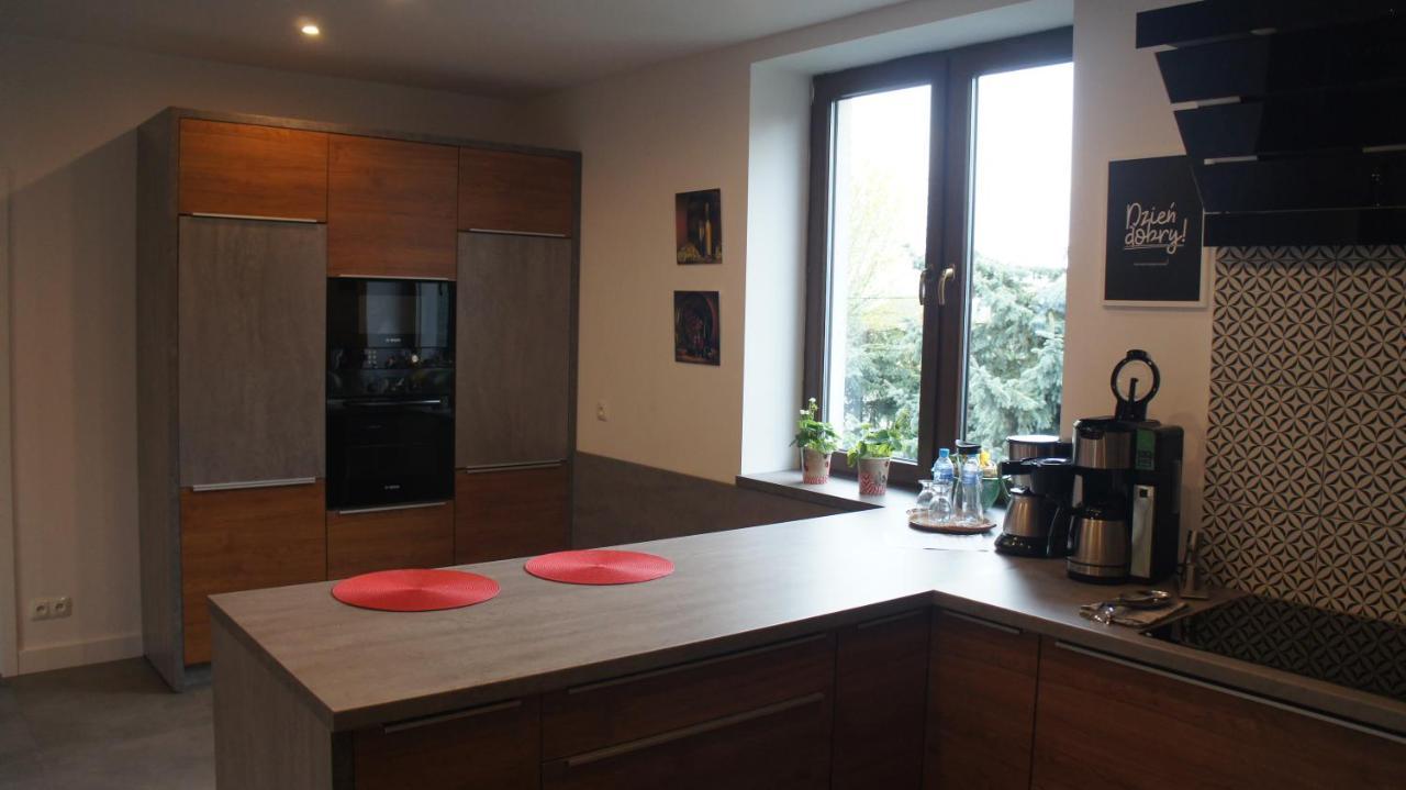 Apartament Na Warszawskiej ゴジュフ・ヴィエルコポルスキ エクステリア 写真
